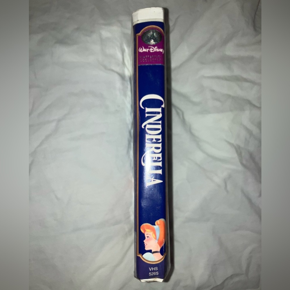 Cinderella VHS Tape - Picture 3 of 15